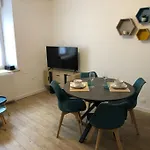 F2 Au Pied De La Basilique Apartment *