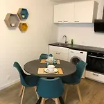 Apartment F2 Au Pied De La Basilique