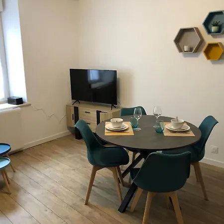 F2 Au Pied De La Basilique Appartement *