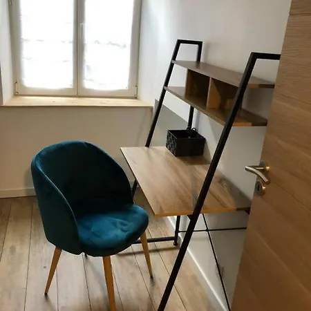 Appartement F2 Au Pied De La Basilique *